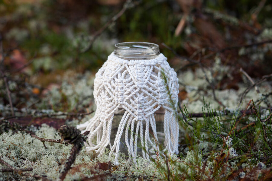 Burkas ar mezglotu dekoru