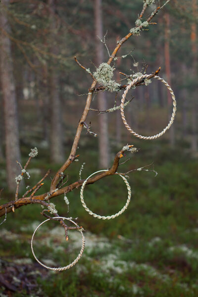 Dekoratīvi mezgloti apļi, zeltīti